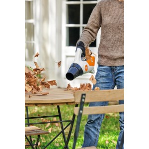 Dmuchawa STIHL BGA 30, z 2 x akumulator AS 2 i ładowarką AL 1