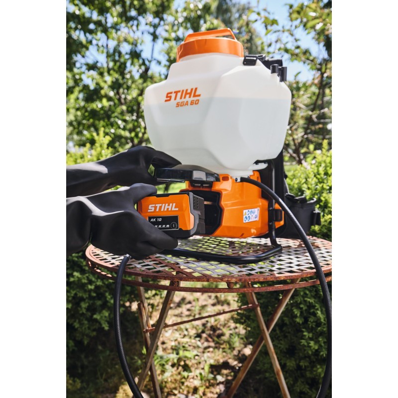 OPRYSKIWACZ STIHL SGA 60, z akumulatorem AK 10 i ładowarką AL 101